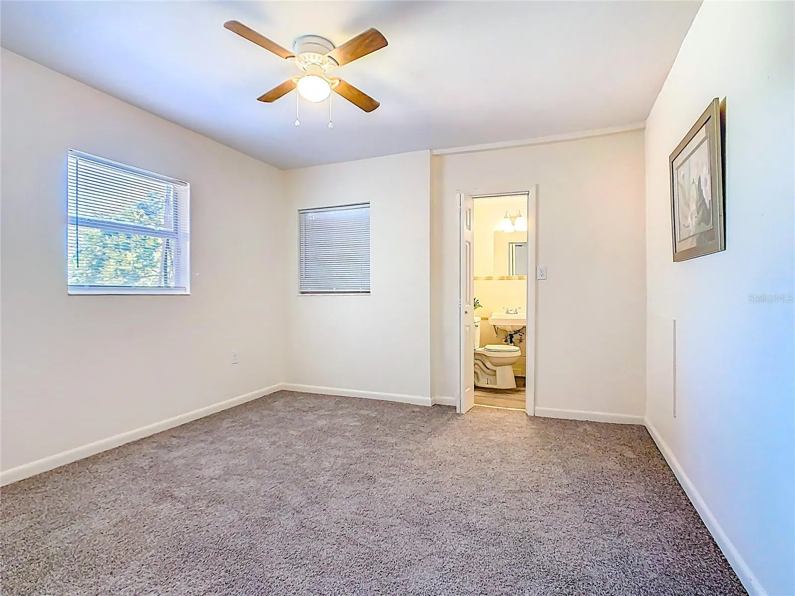 1061 HIAWATHA AVE