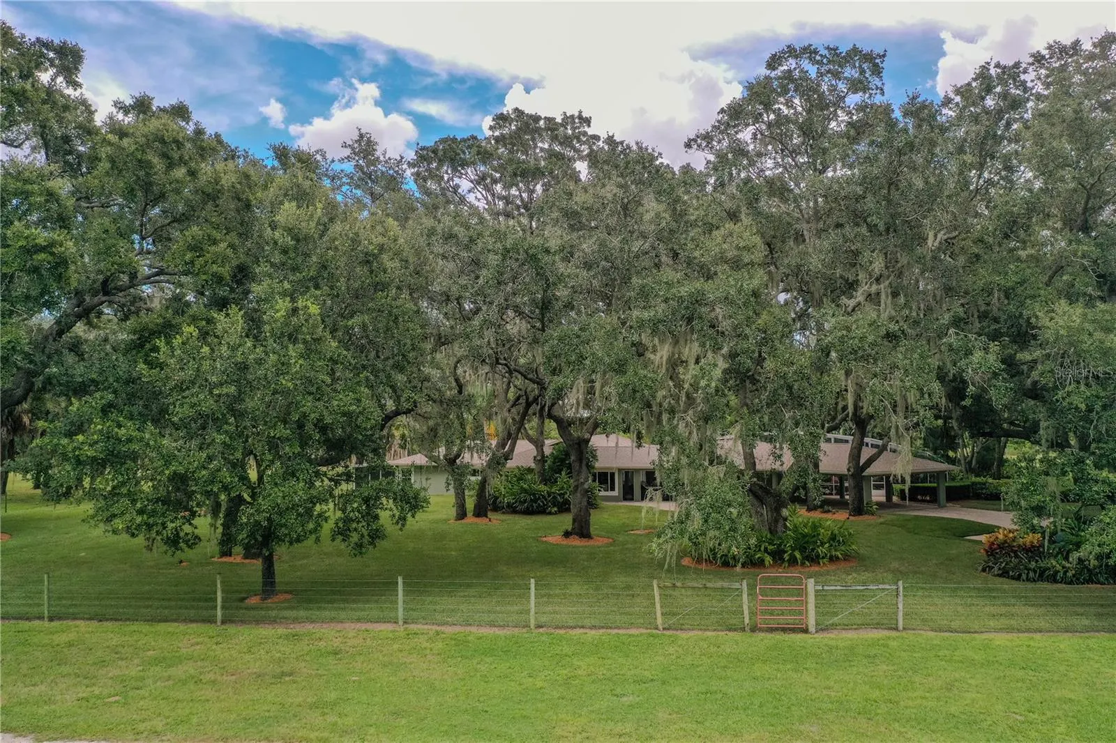 8010 LAKE LOWERY RD