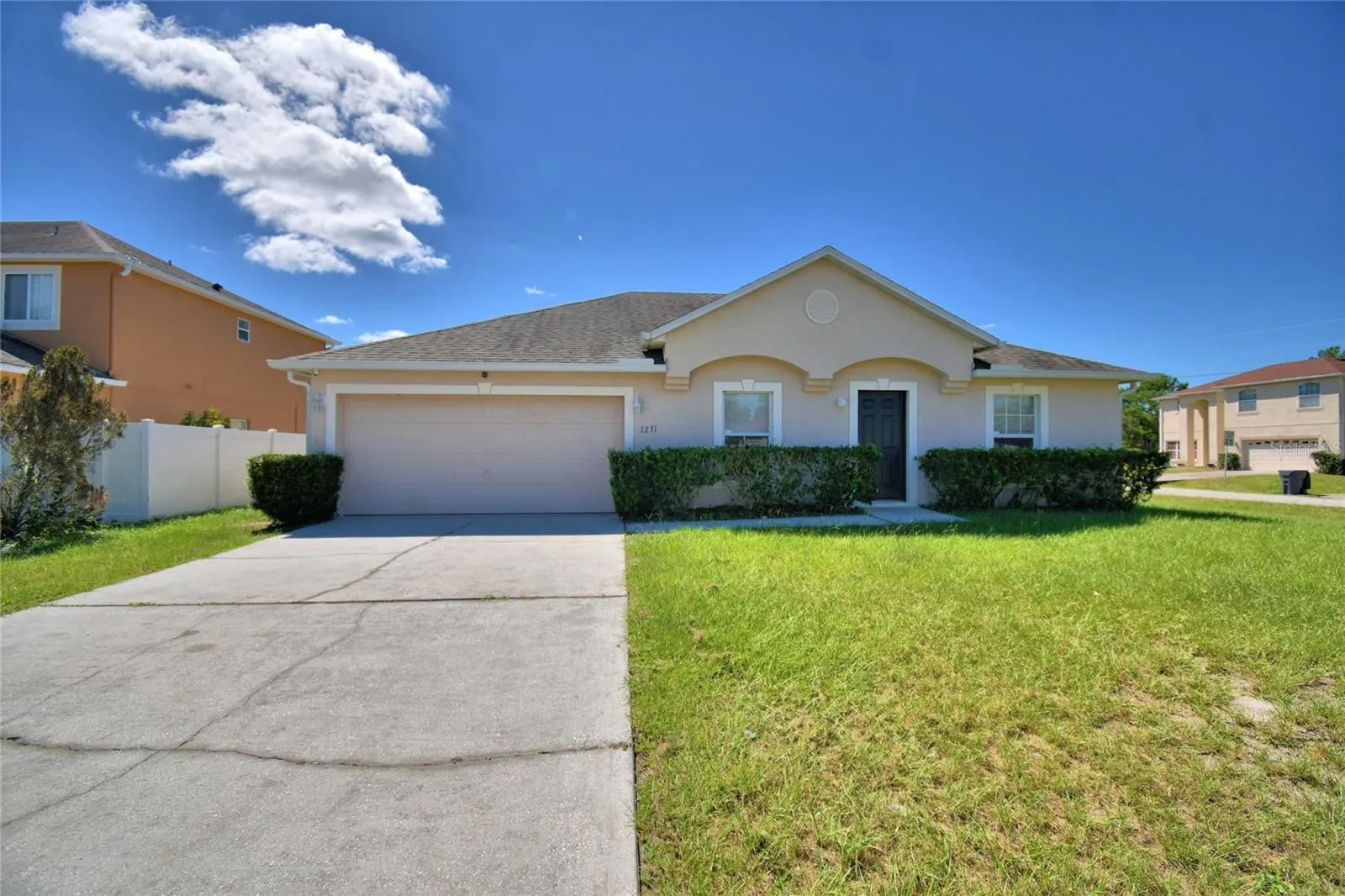 1231 APOPKA LN
