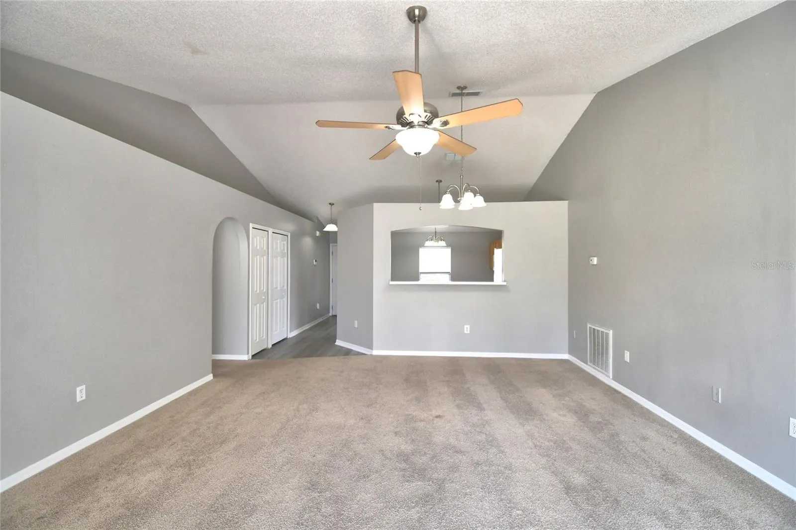 1231 APOPKA LN