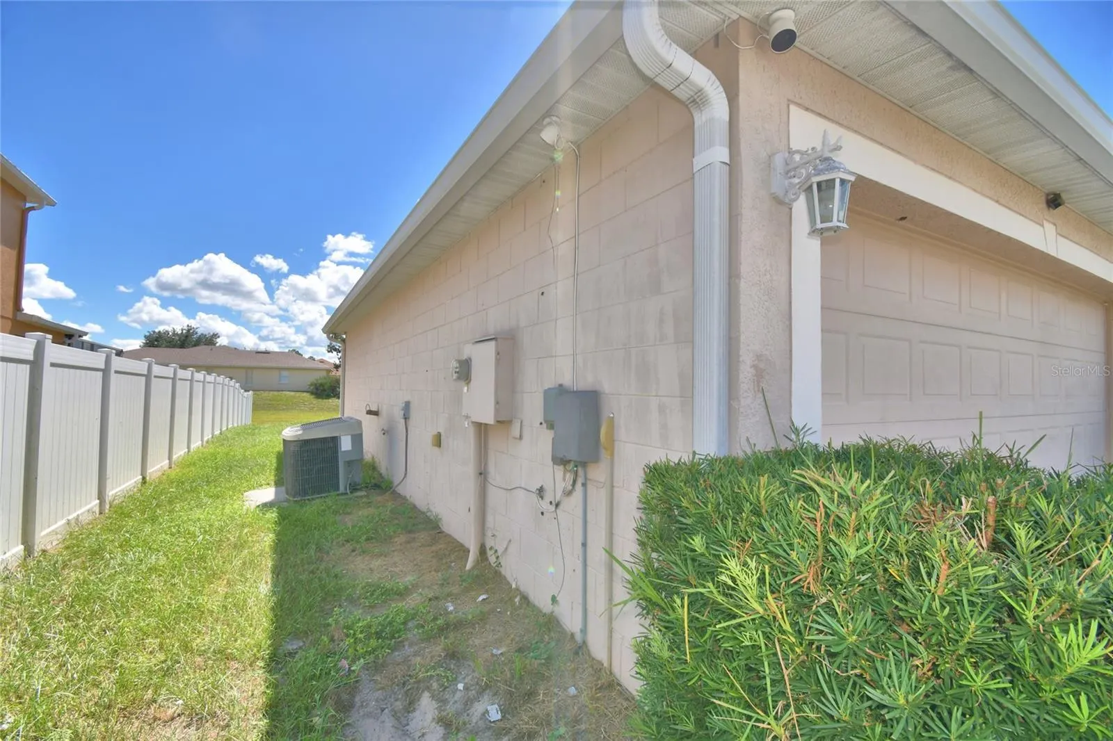 1231 APOPKA LN