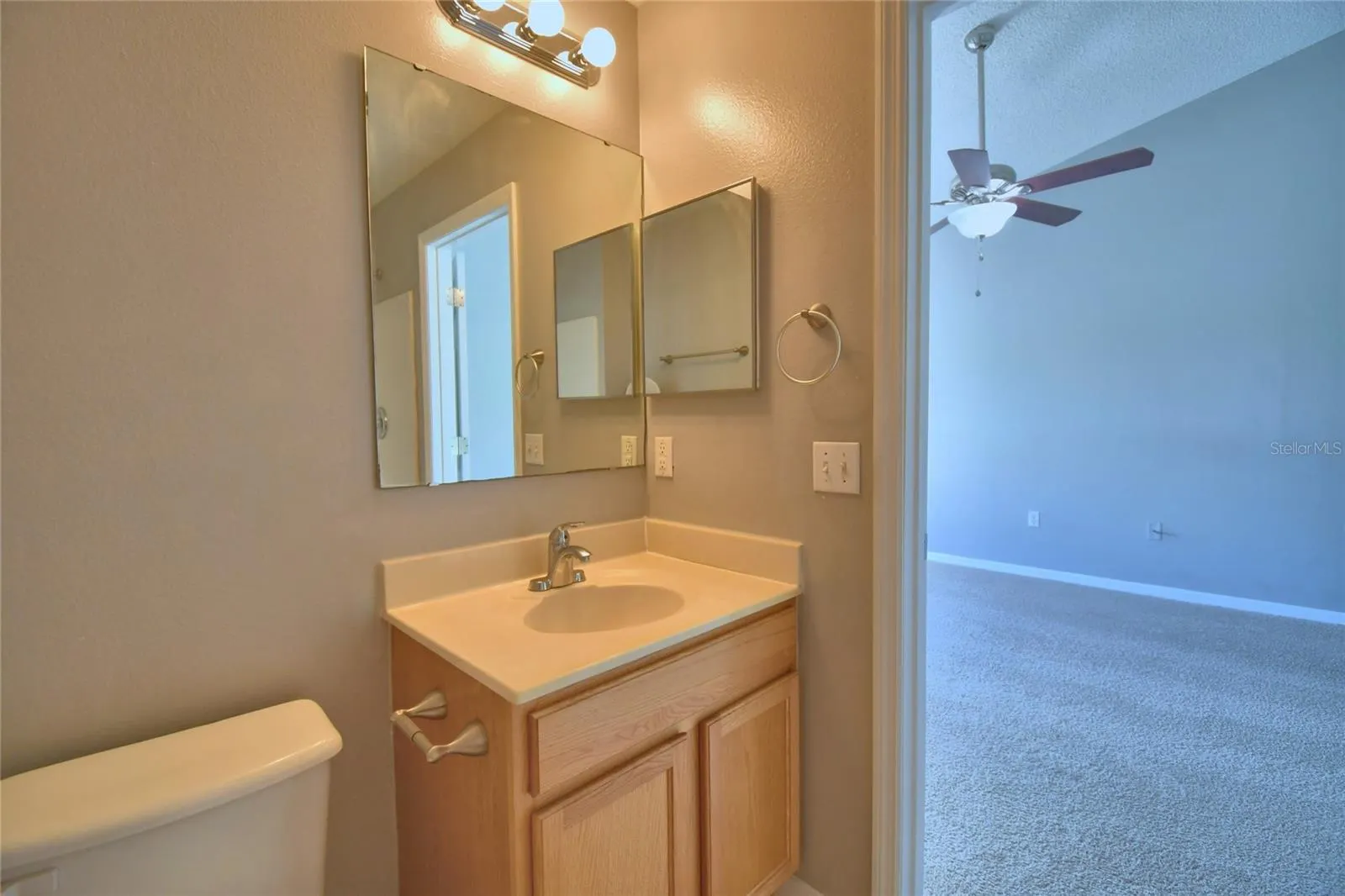 1231 APOPKA LN