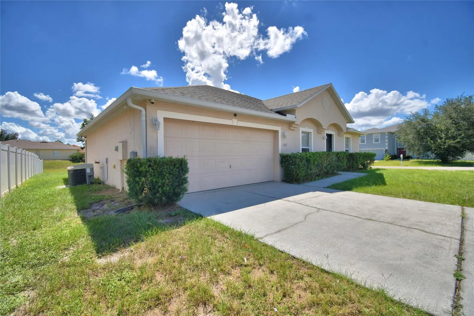 1231 APOPKA LN
