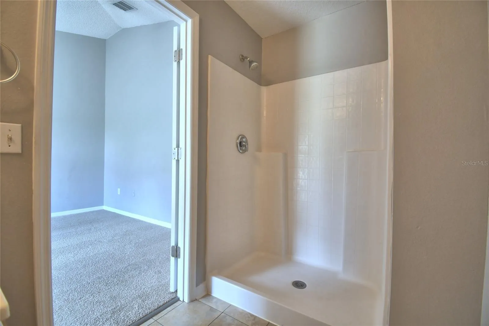 1231 APOPKA LN