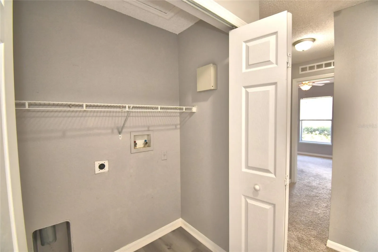 1231 APOPKA LN