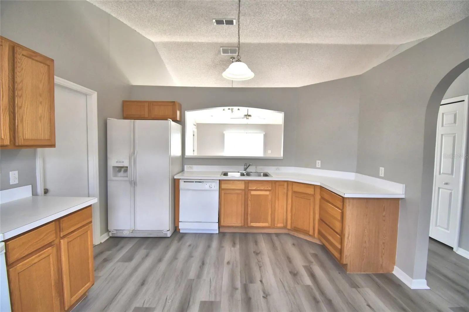 1231 APOPKA LN