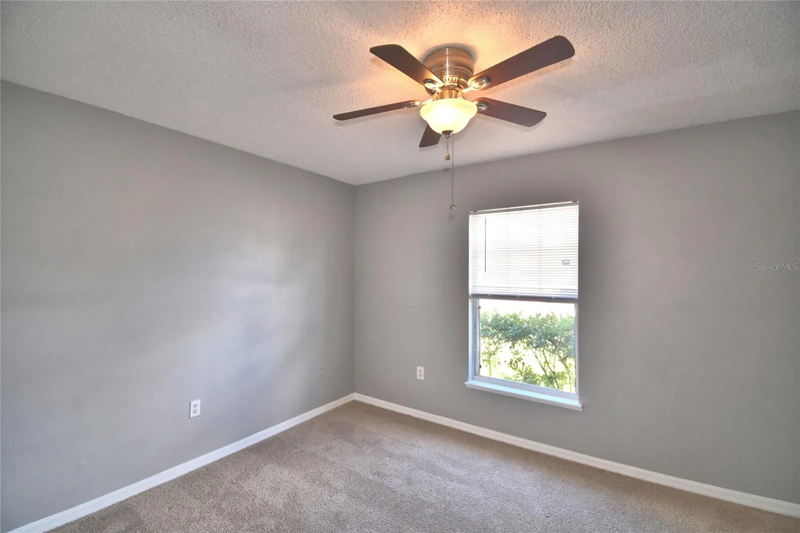 1231 APOPKA LN