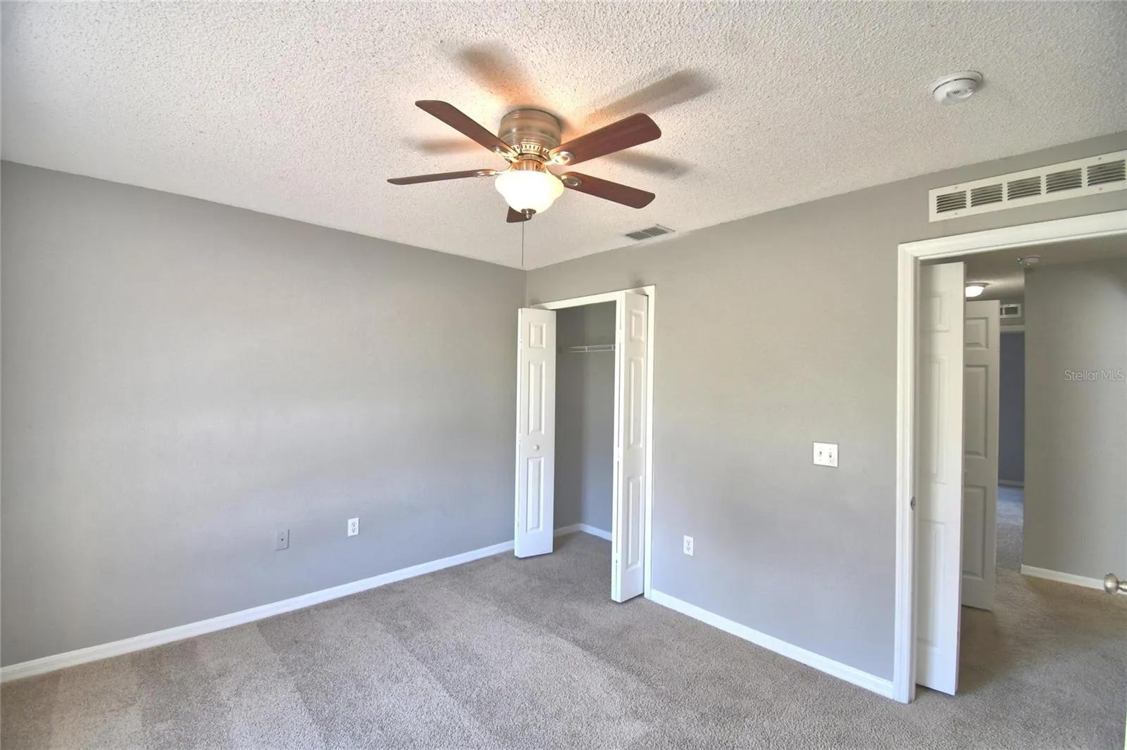 1231 APOPKA LN