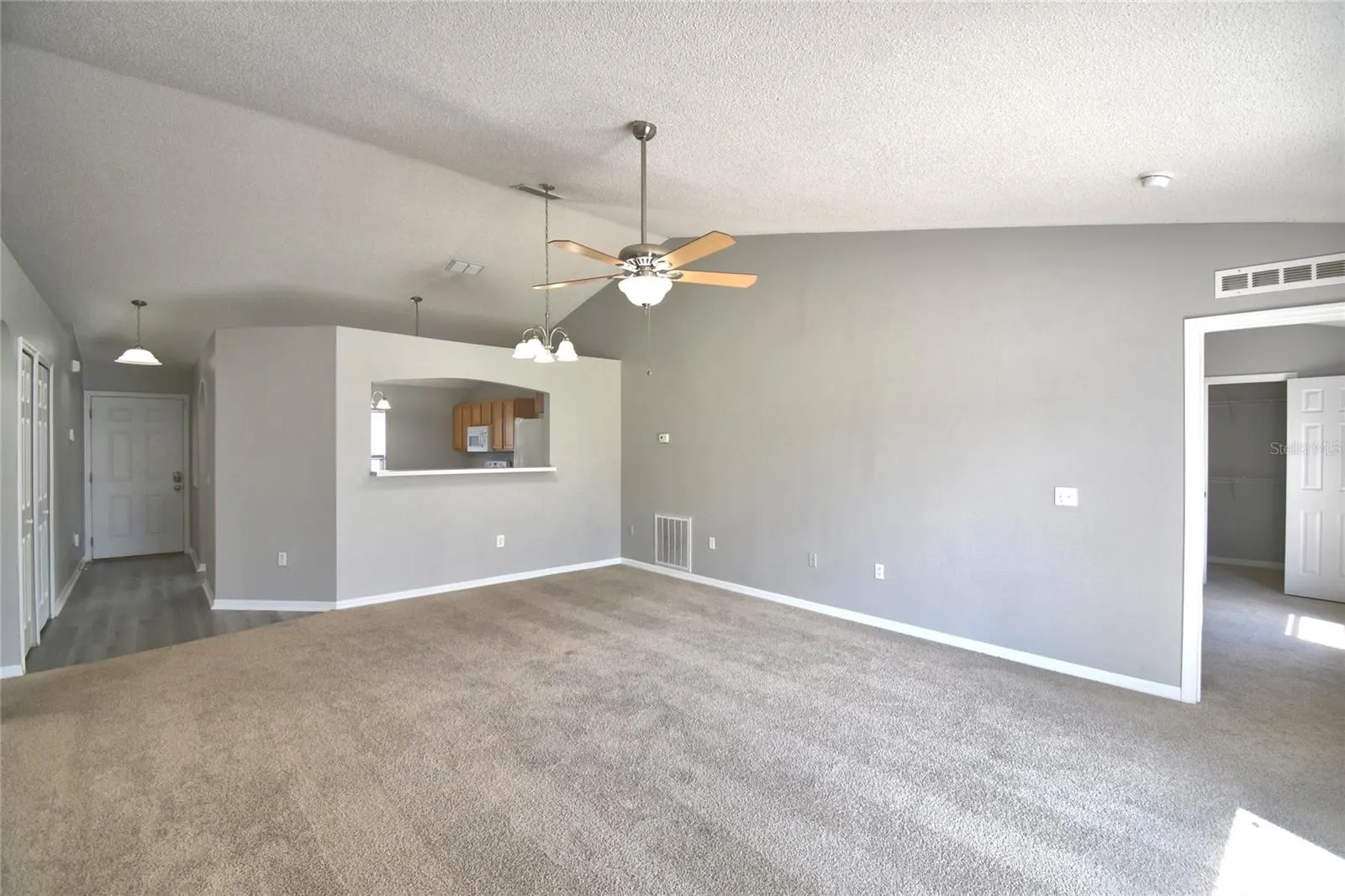1231 APOPKA LN