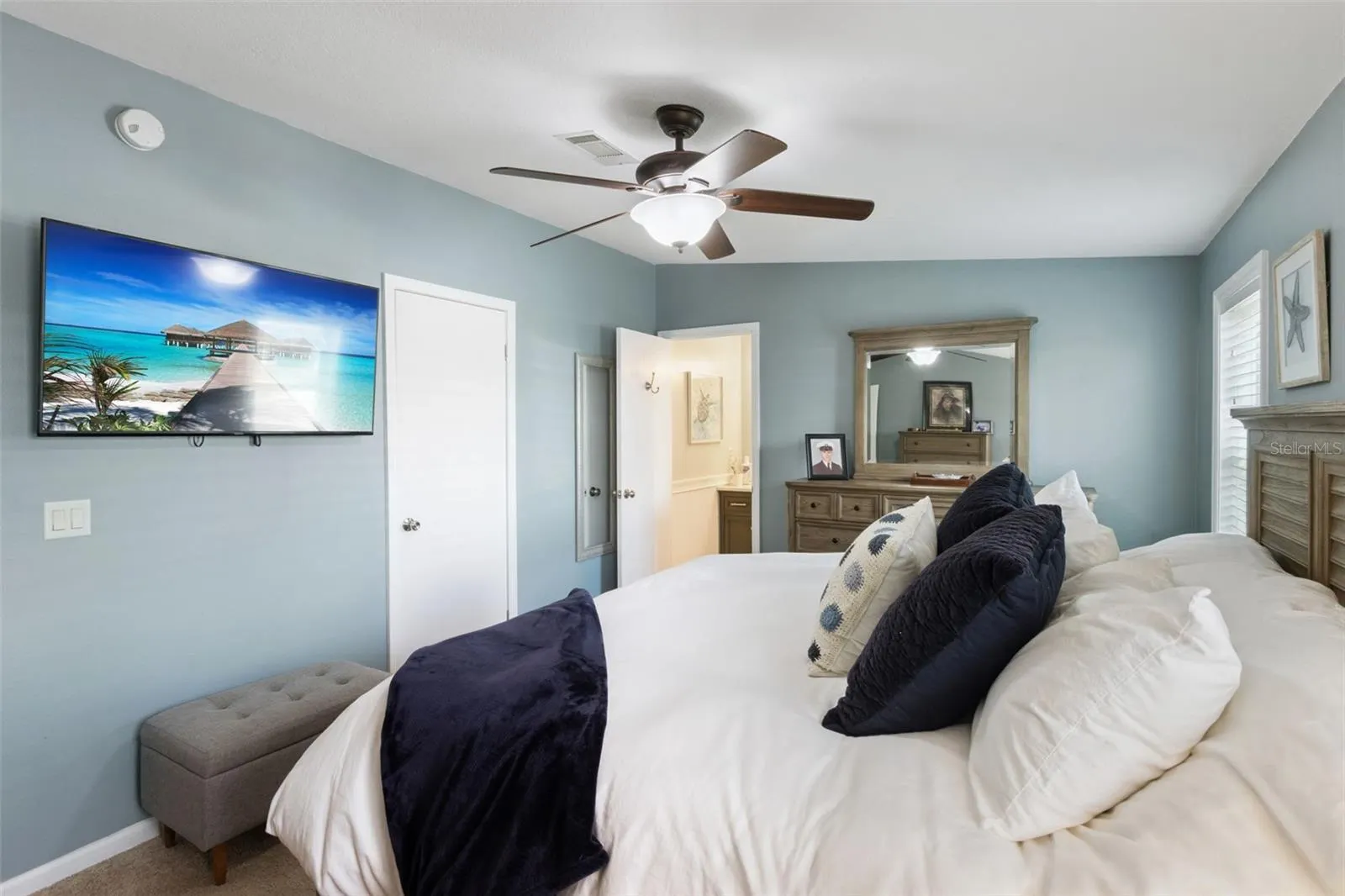 5185 ISLAND VIEW CIR N