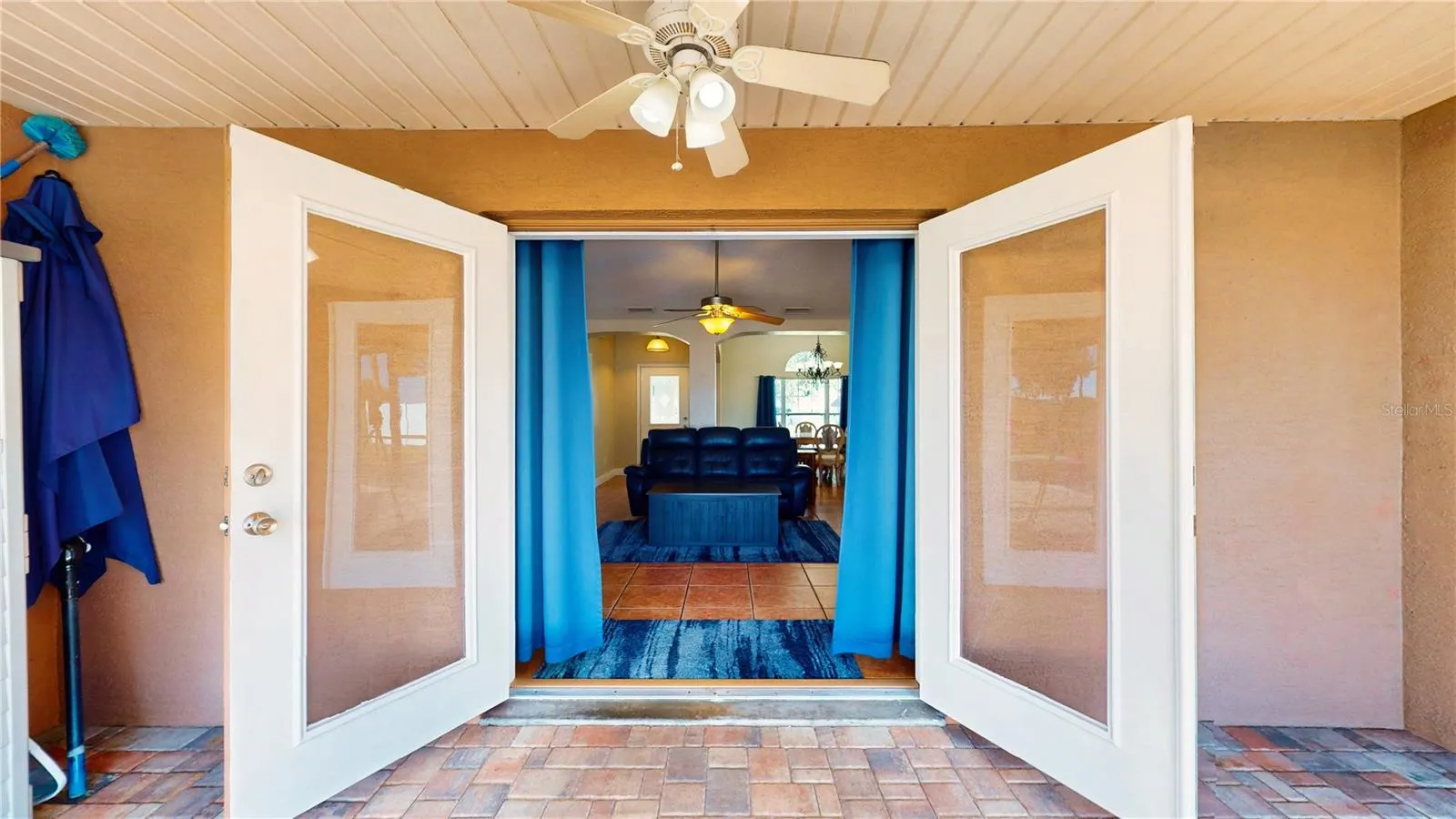 251 WHITE CLIFF BLVD