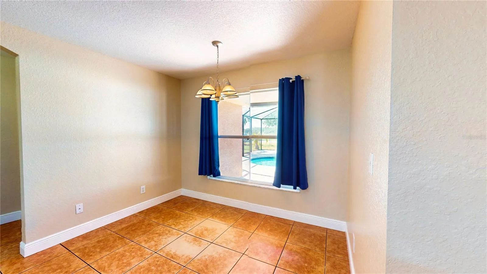251 WHITE CLIFF BLVD