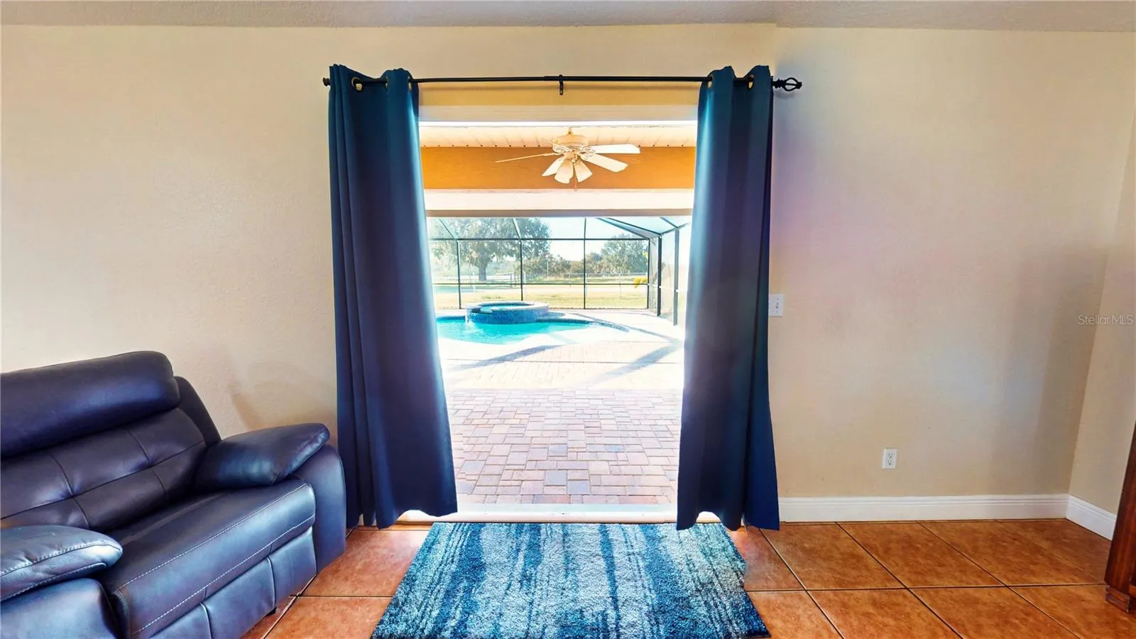 251 WHITE CLIFF BLVD