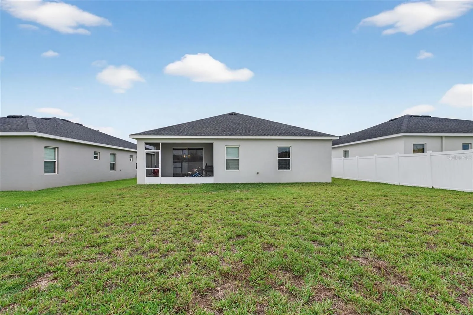 1026 MONTGOMERY LN