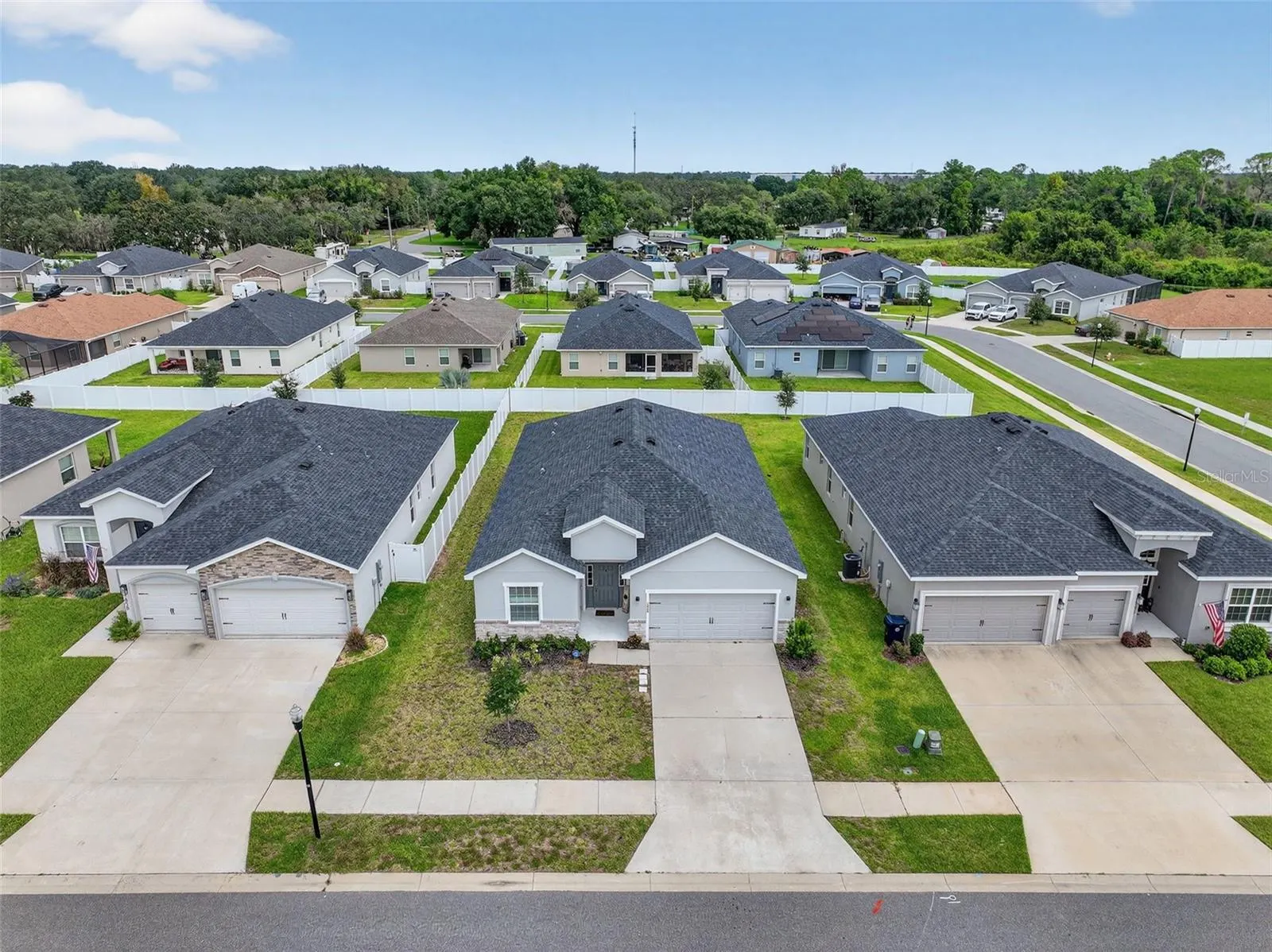 1026 MONTGOMERY LN