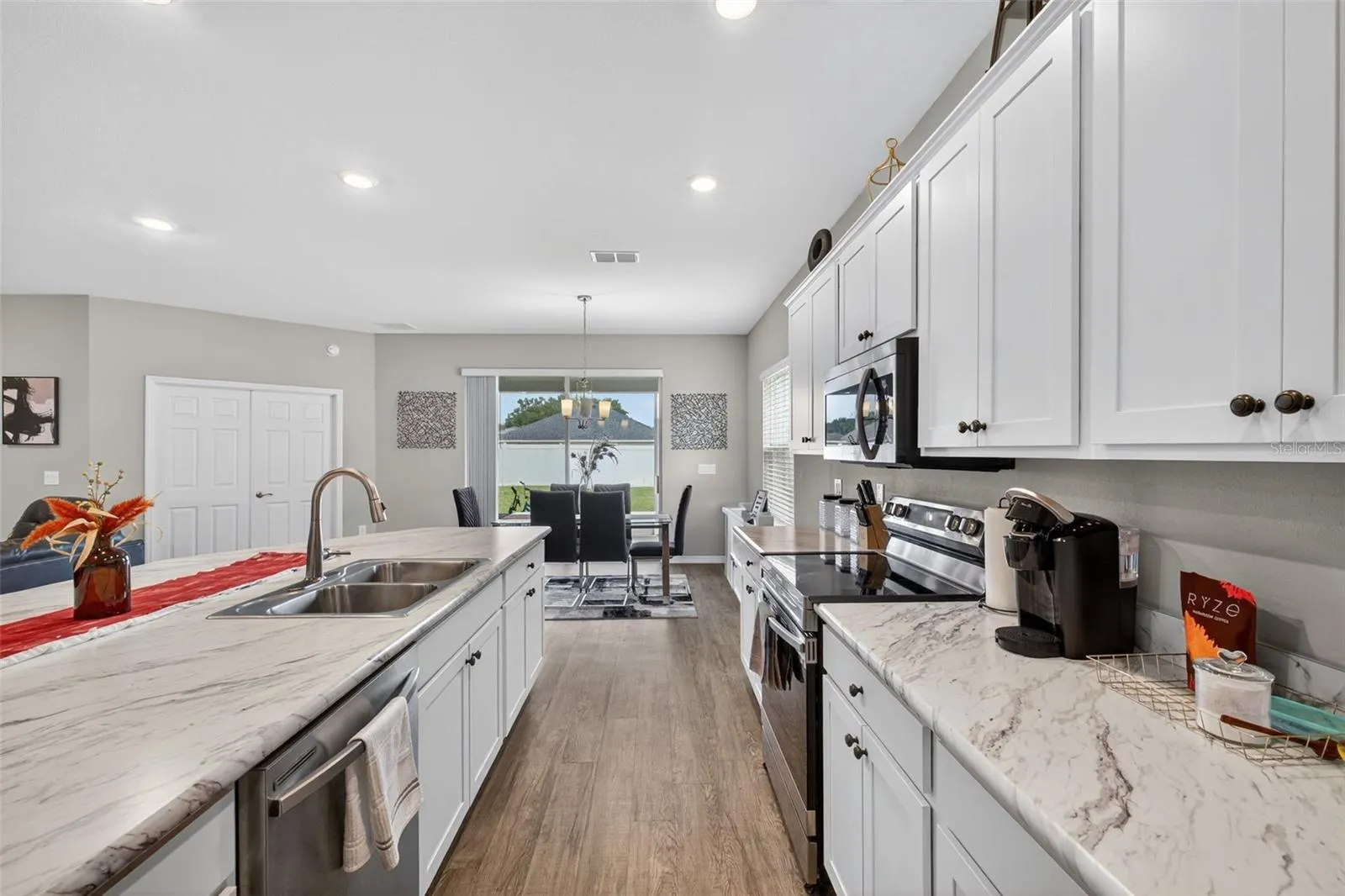 1026 MONTGOMERY LN