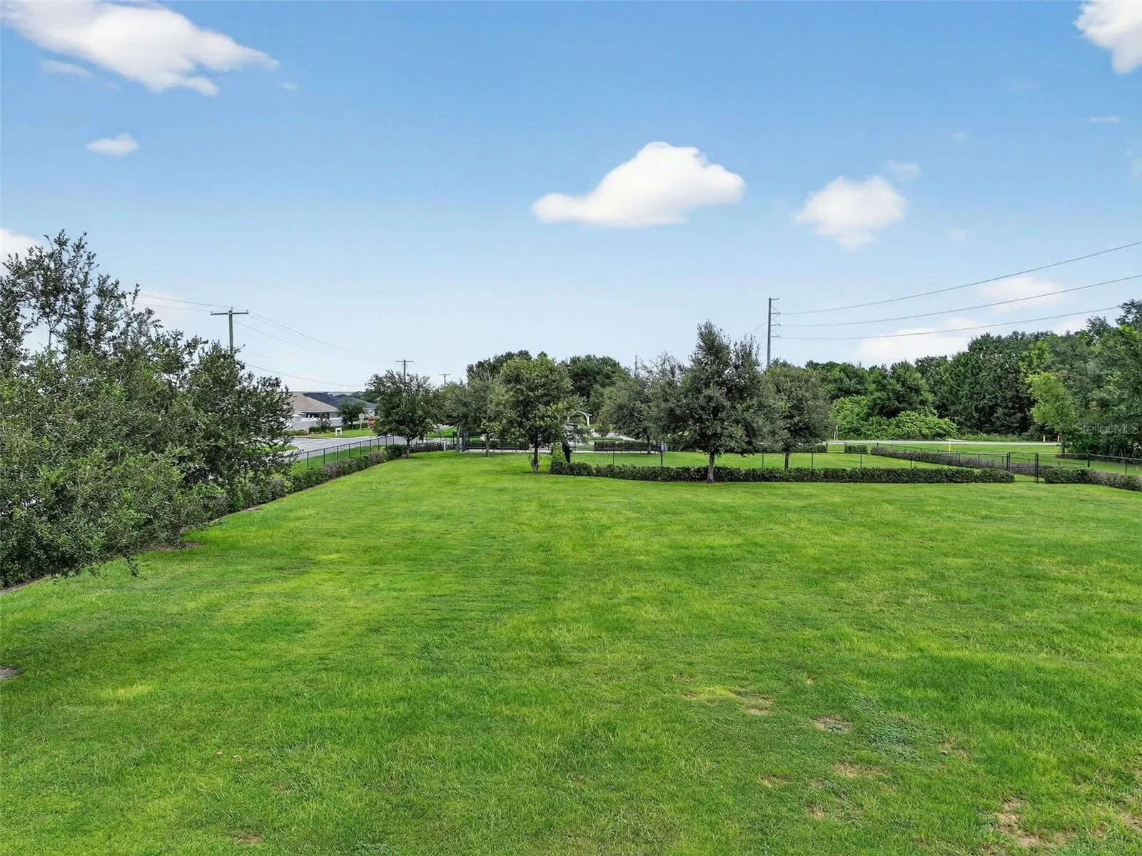 1026 MONTGOMERY LN