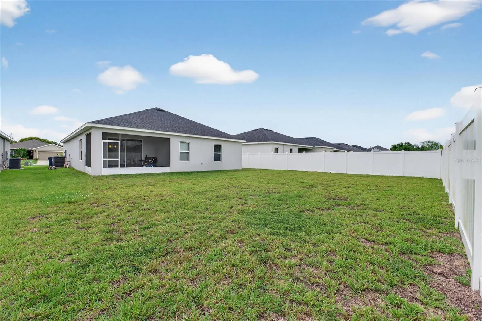 1026 MONTGOMERY LN
