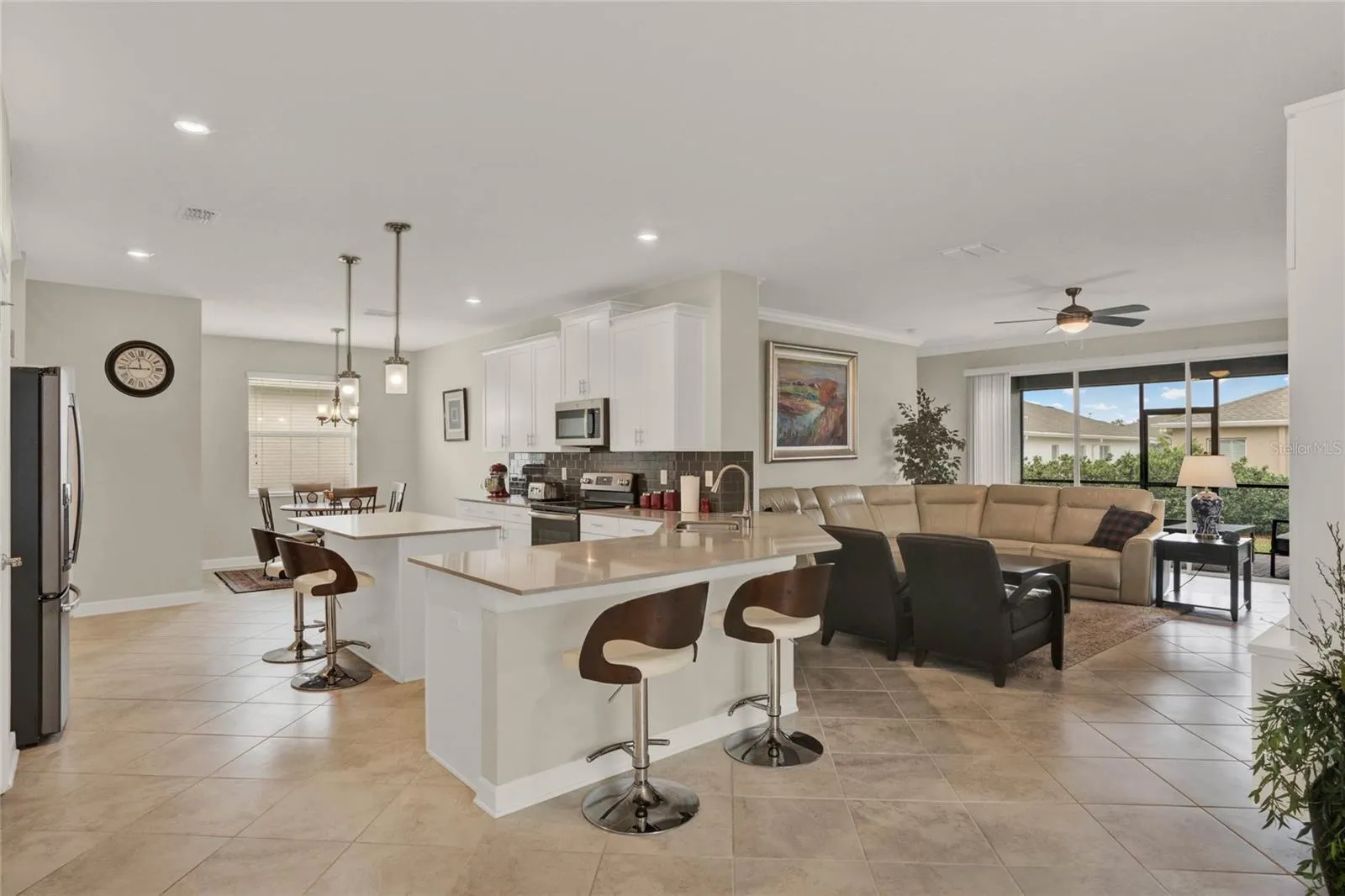 3711 PLYMOUTH DR