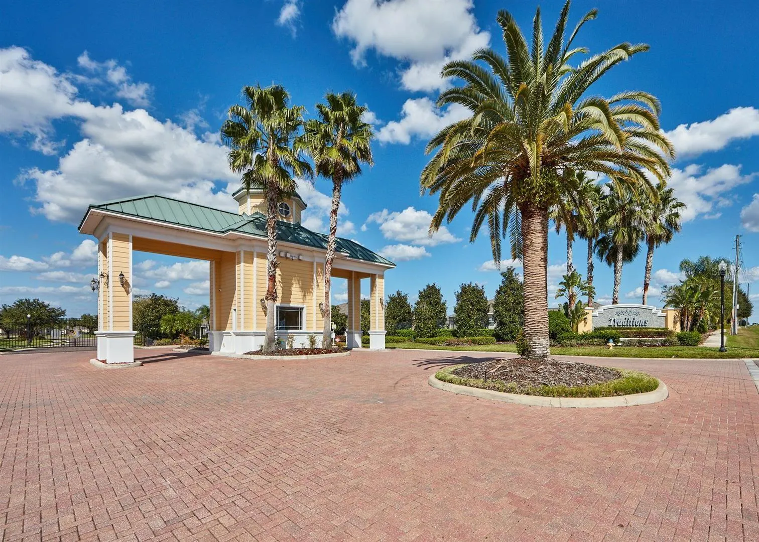 3711 PLYMOUTH DR