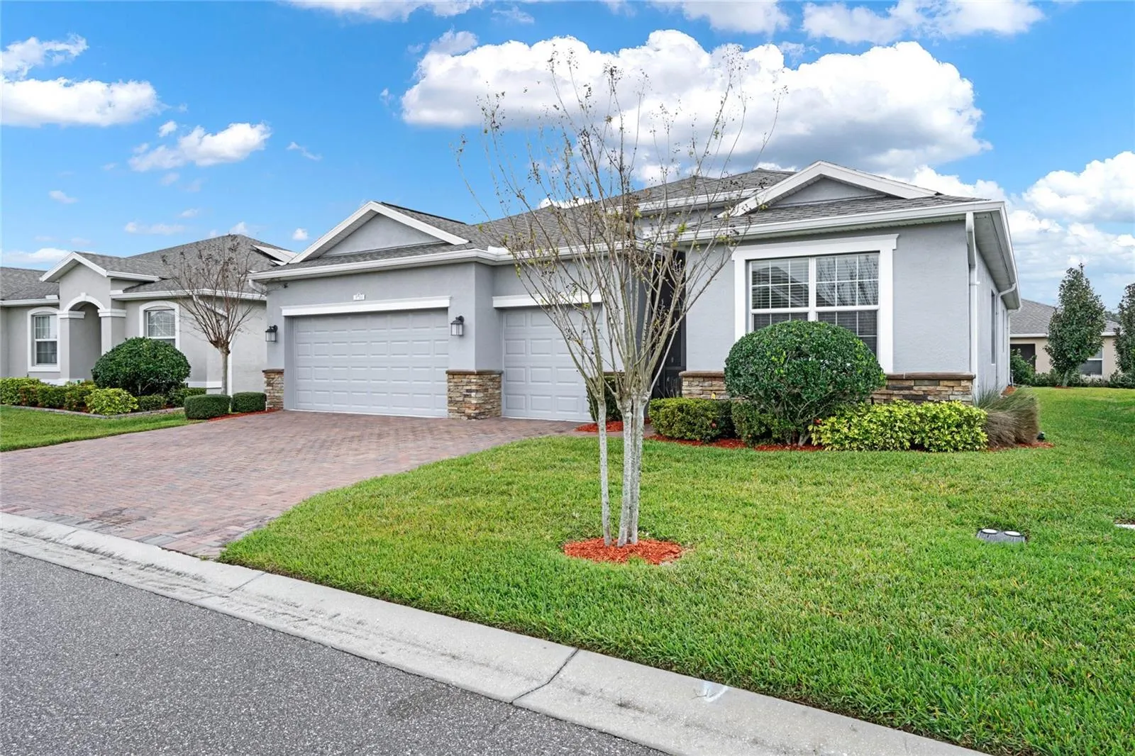 3711 PLYMOUTH DR