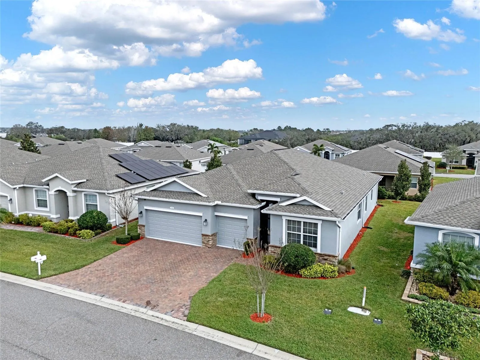 3711 PLYMOUTH DR