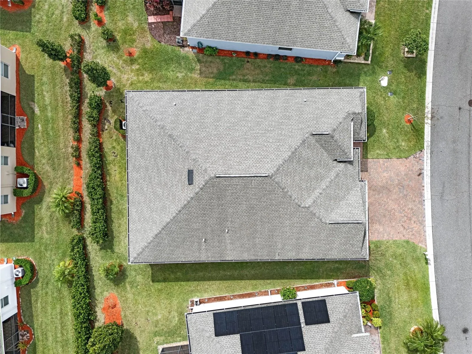 3711 PLYMOUTH DR