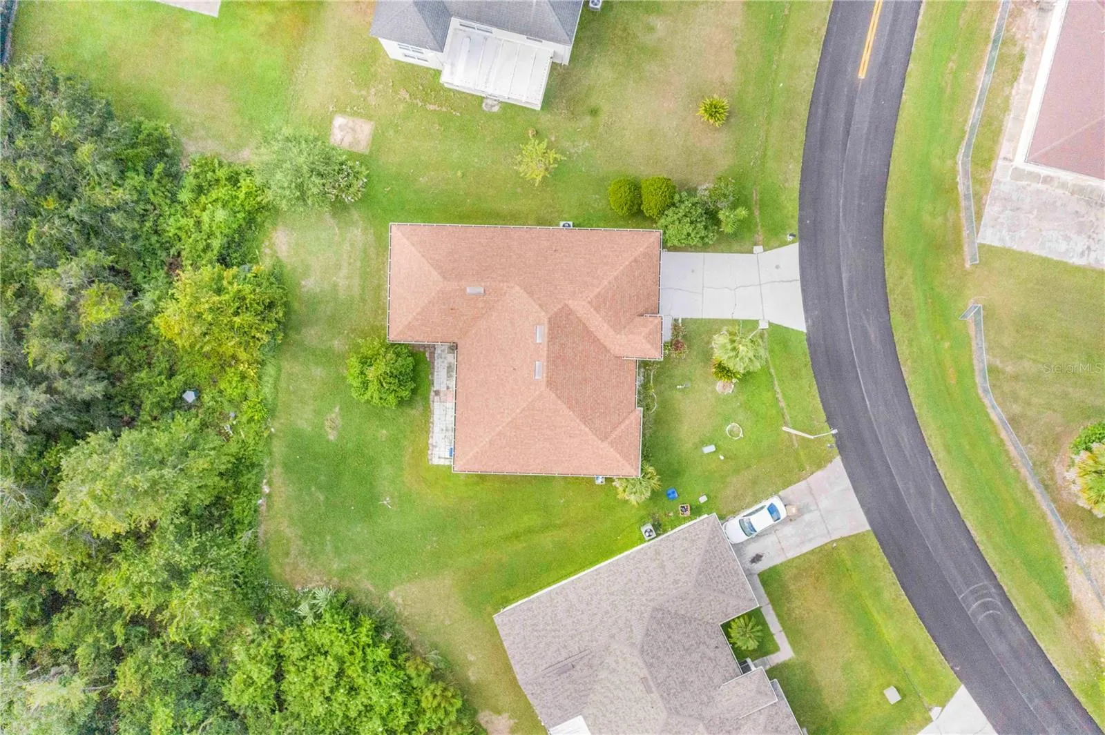 116 CRESCENT CT