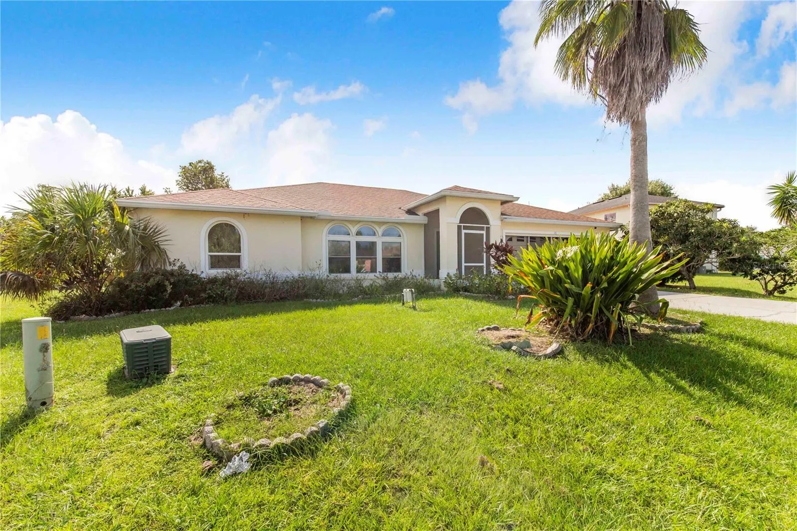 116 CRESCENT CT