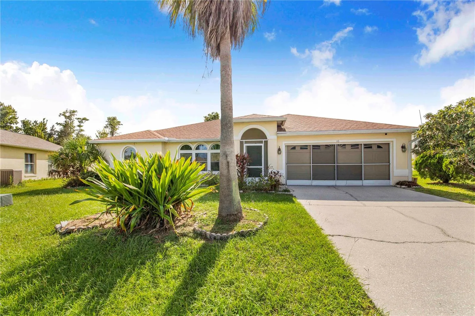 116 CRESCENT CT