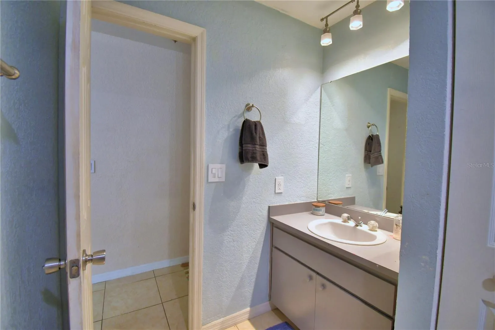 113 KEITH CT