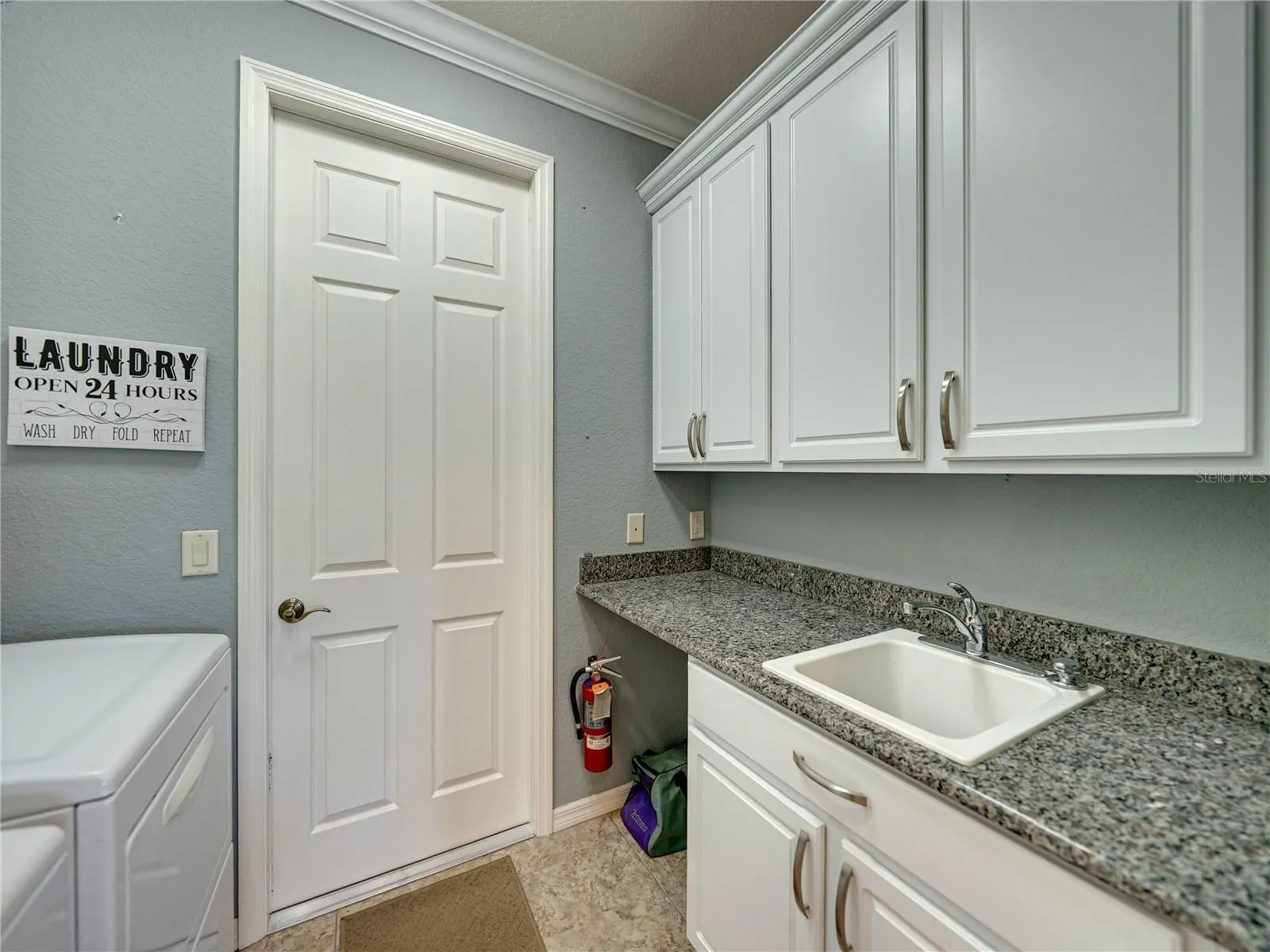 3834 LITCHFIELD LOOP
