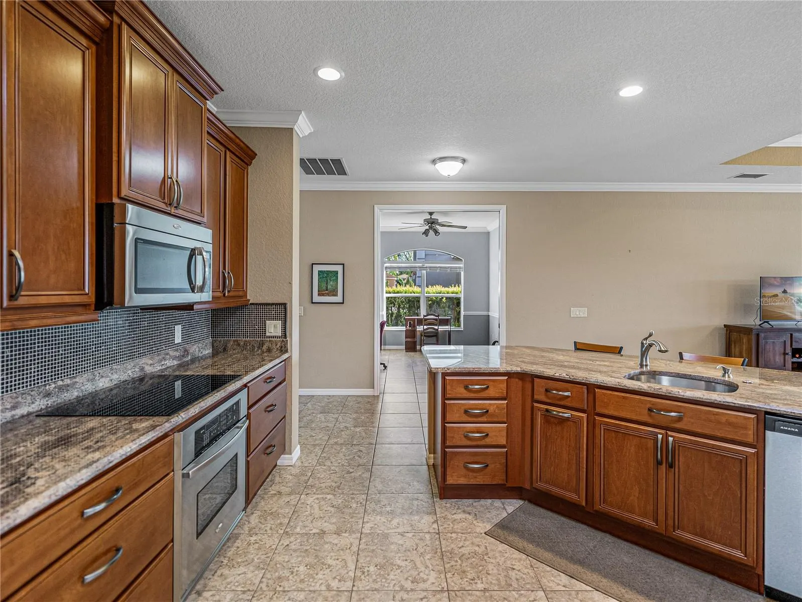 3834 LITCHFIELD LOOP
