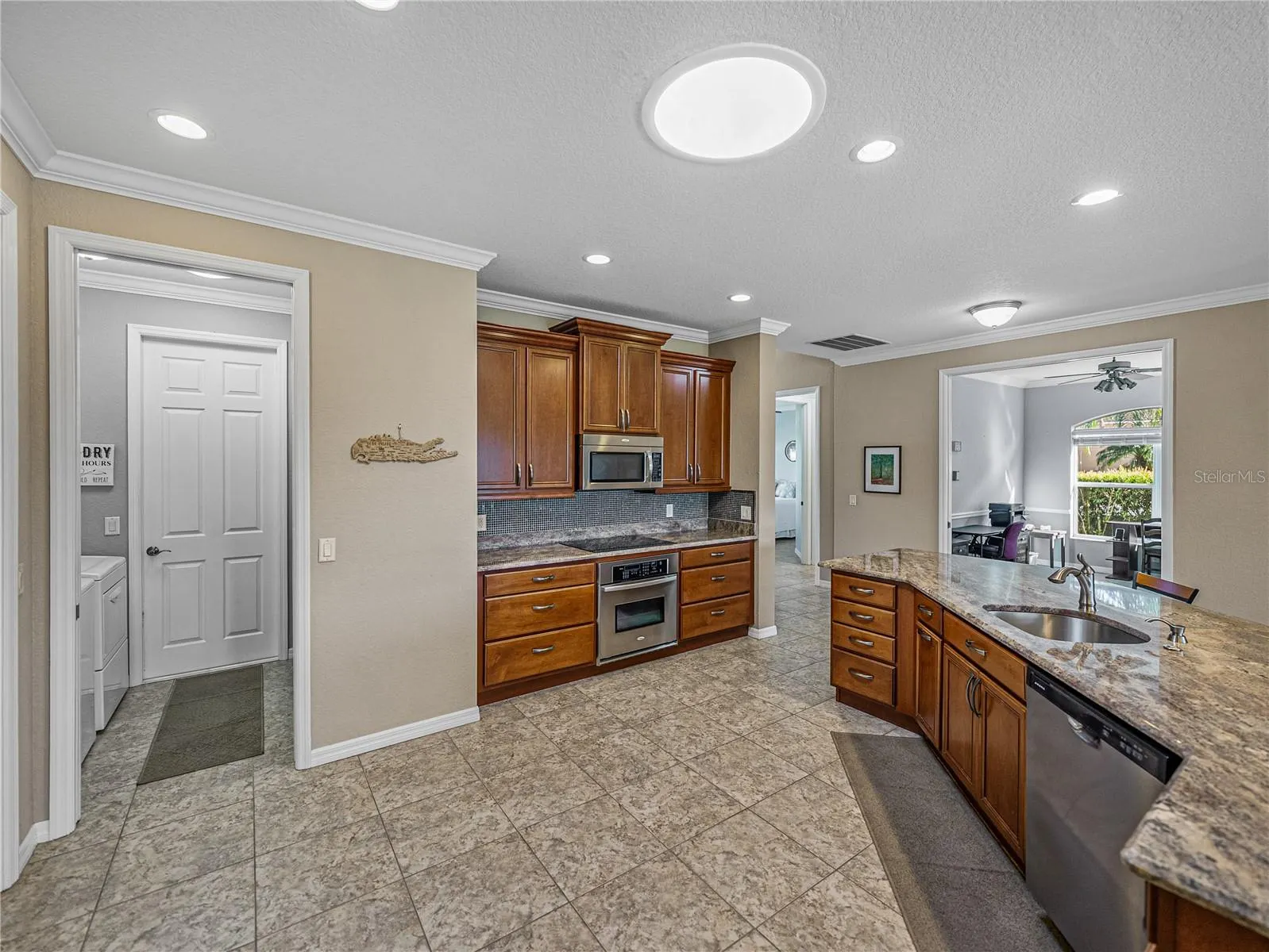 3834 LITCHFIELD LOOP