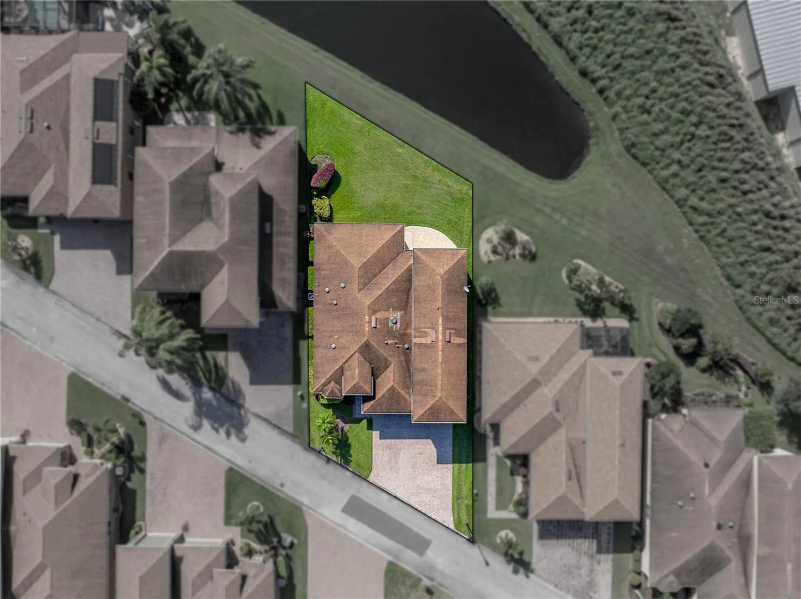 3834 LITCHFIELD LOOP