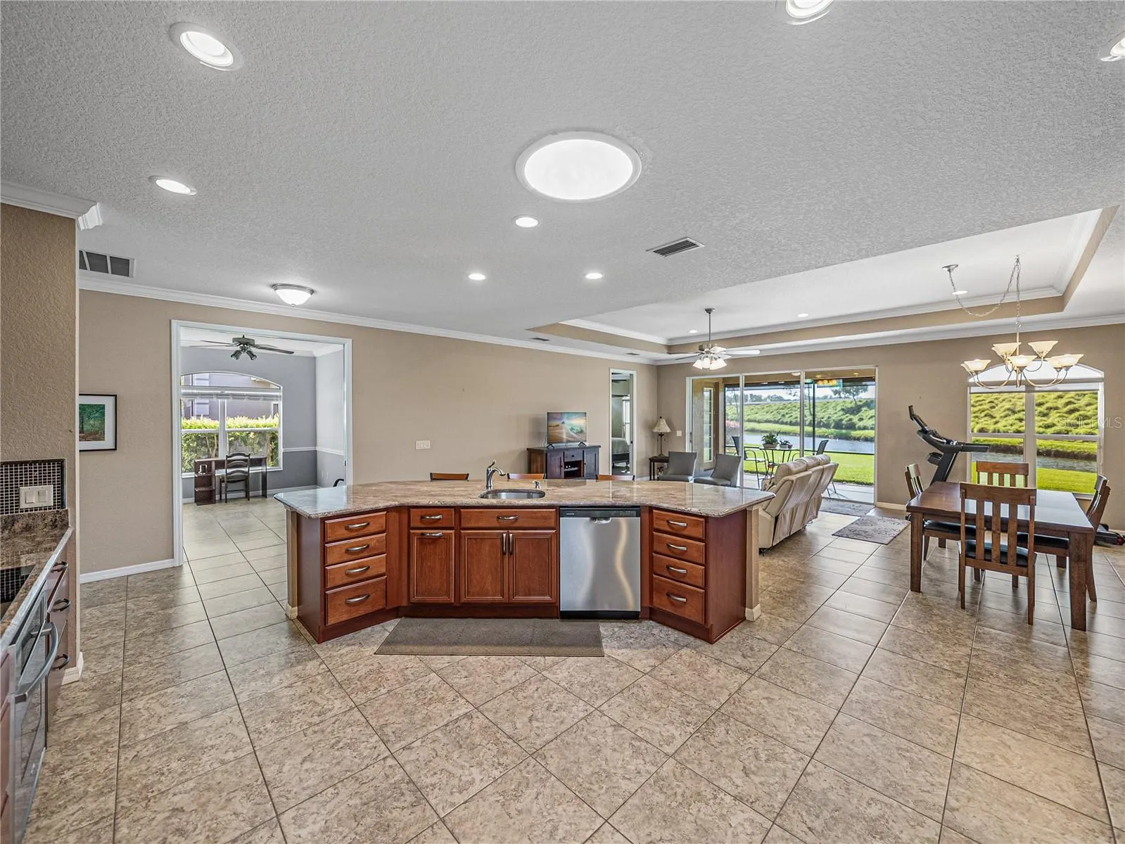 3834 LITCHFIELD LOOP