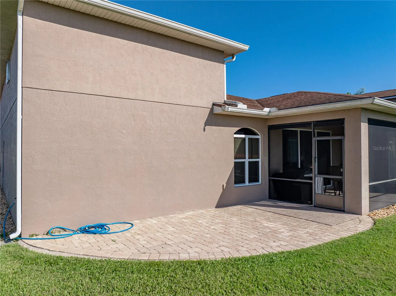 3834 LITCHFIELD LOOP