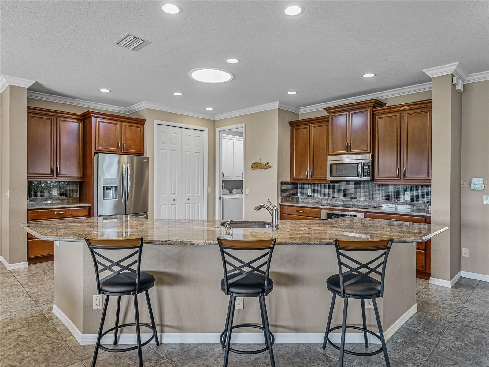 3834 LITCHFIELD LOOP