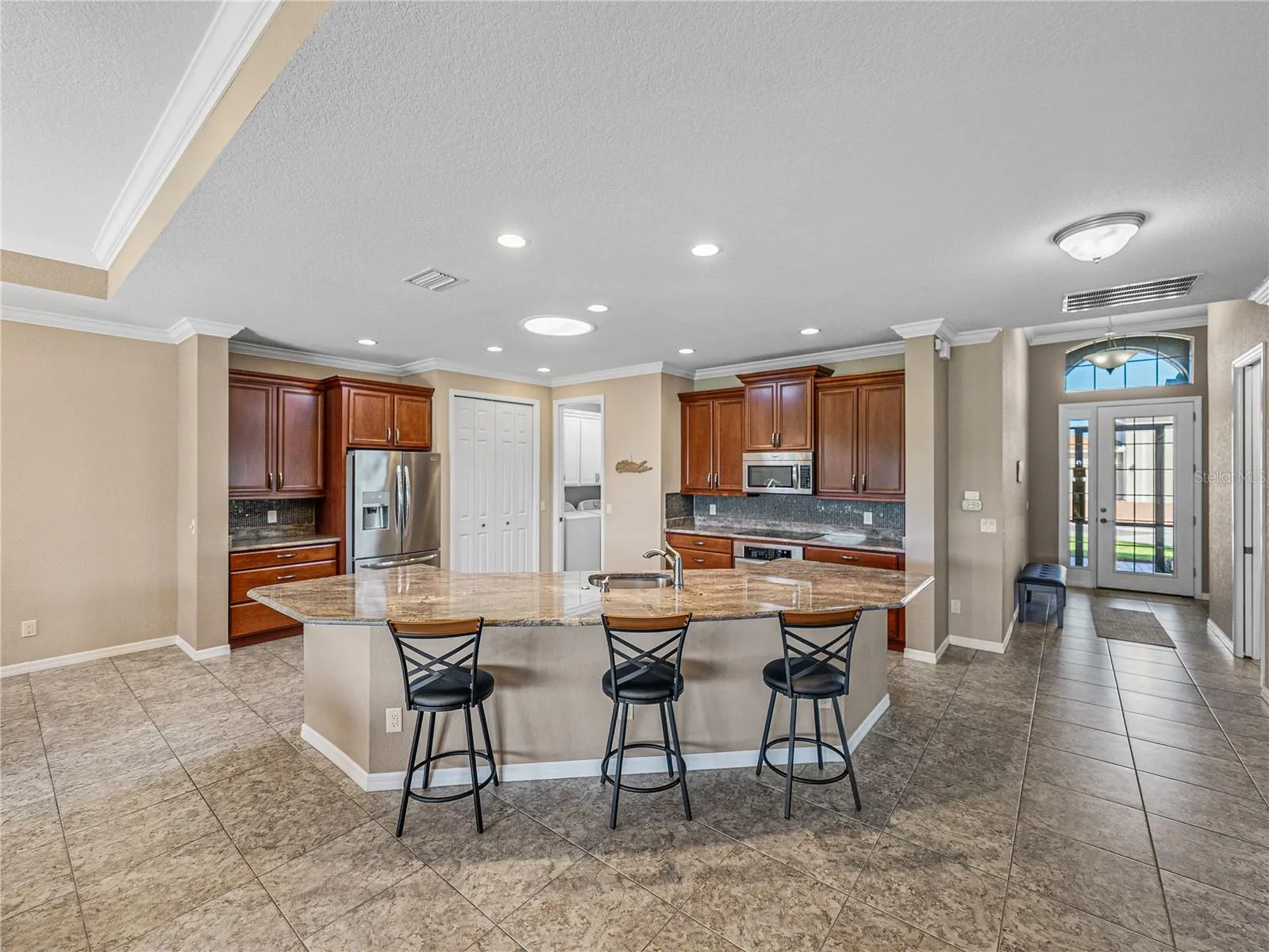 3834 LITCHFIELD LOOP