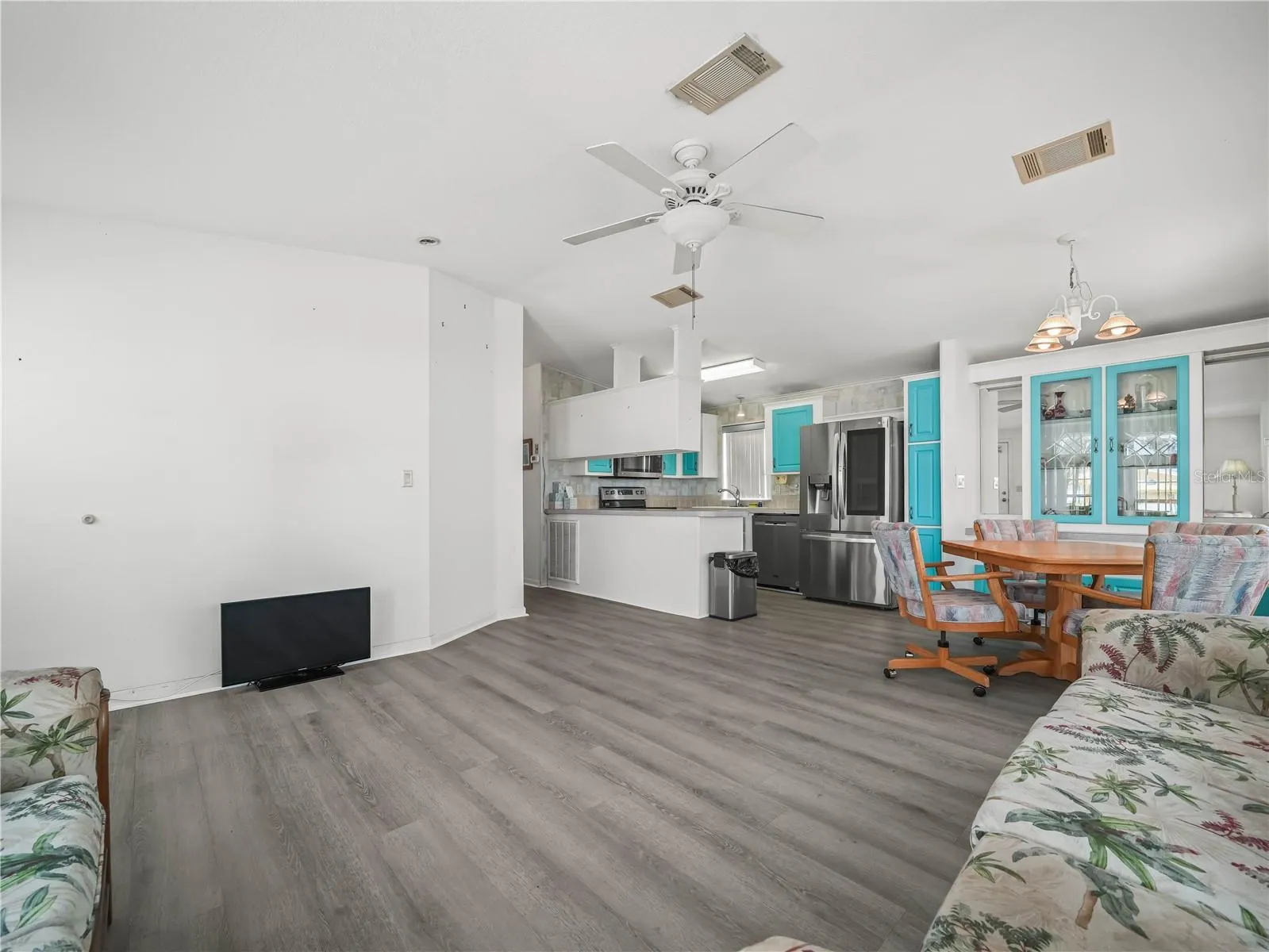 37 SILVER DOCTOR LN