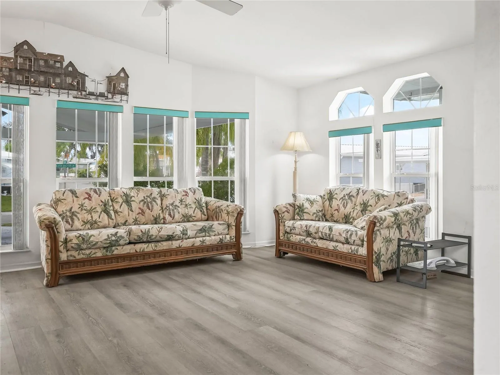 37 SILVER DOCTOR LN