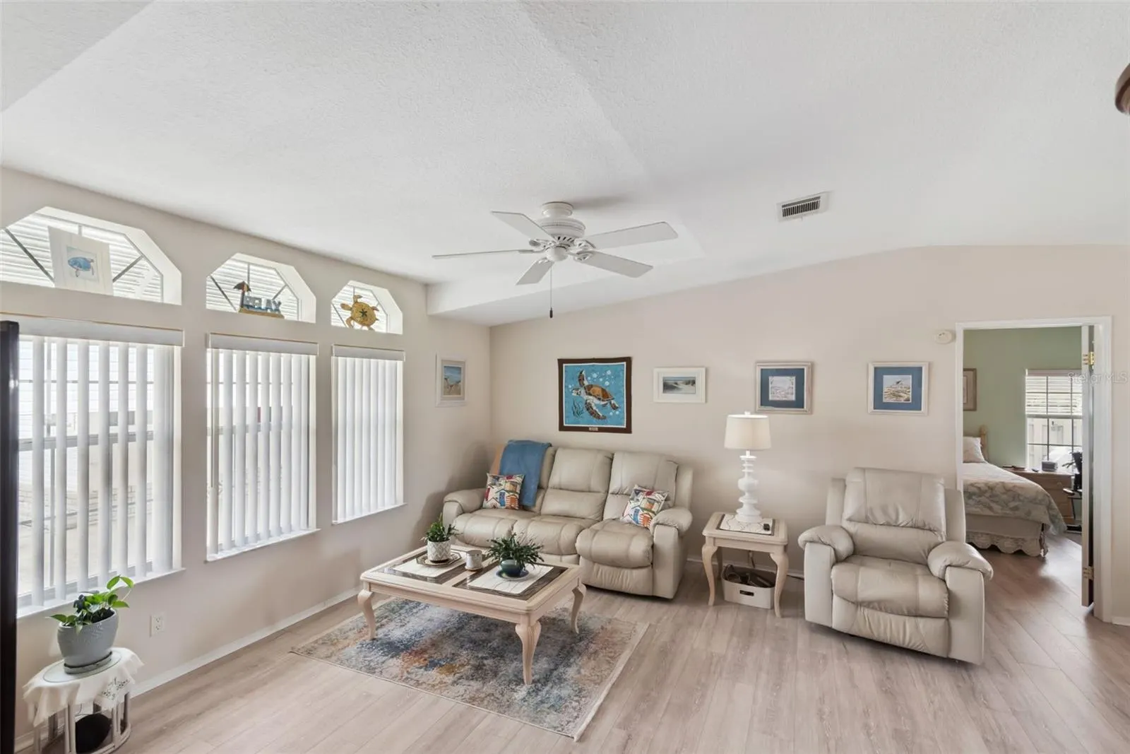 5035 NORTHSHORE DR