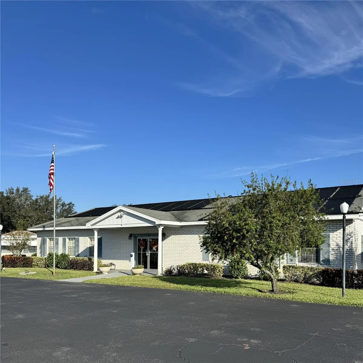 107 HOLIDAY LN