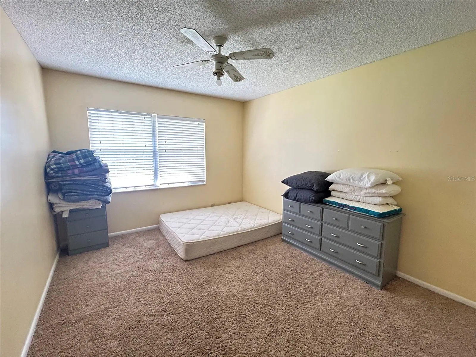 374 TROON CT