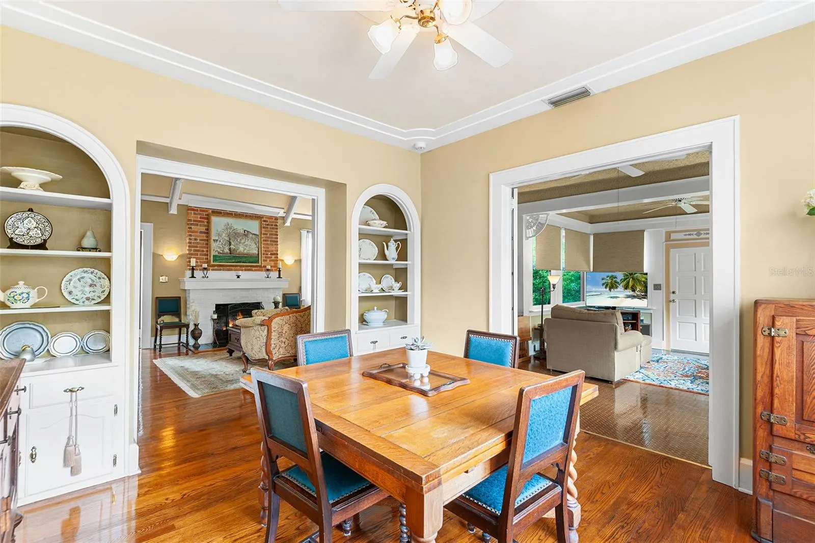 1323 STATELY OAKS DR NW