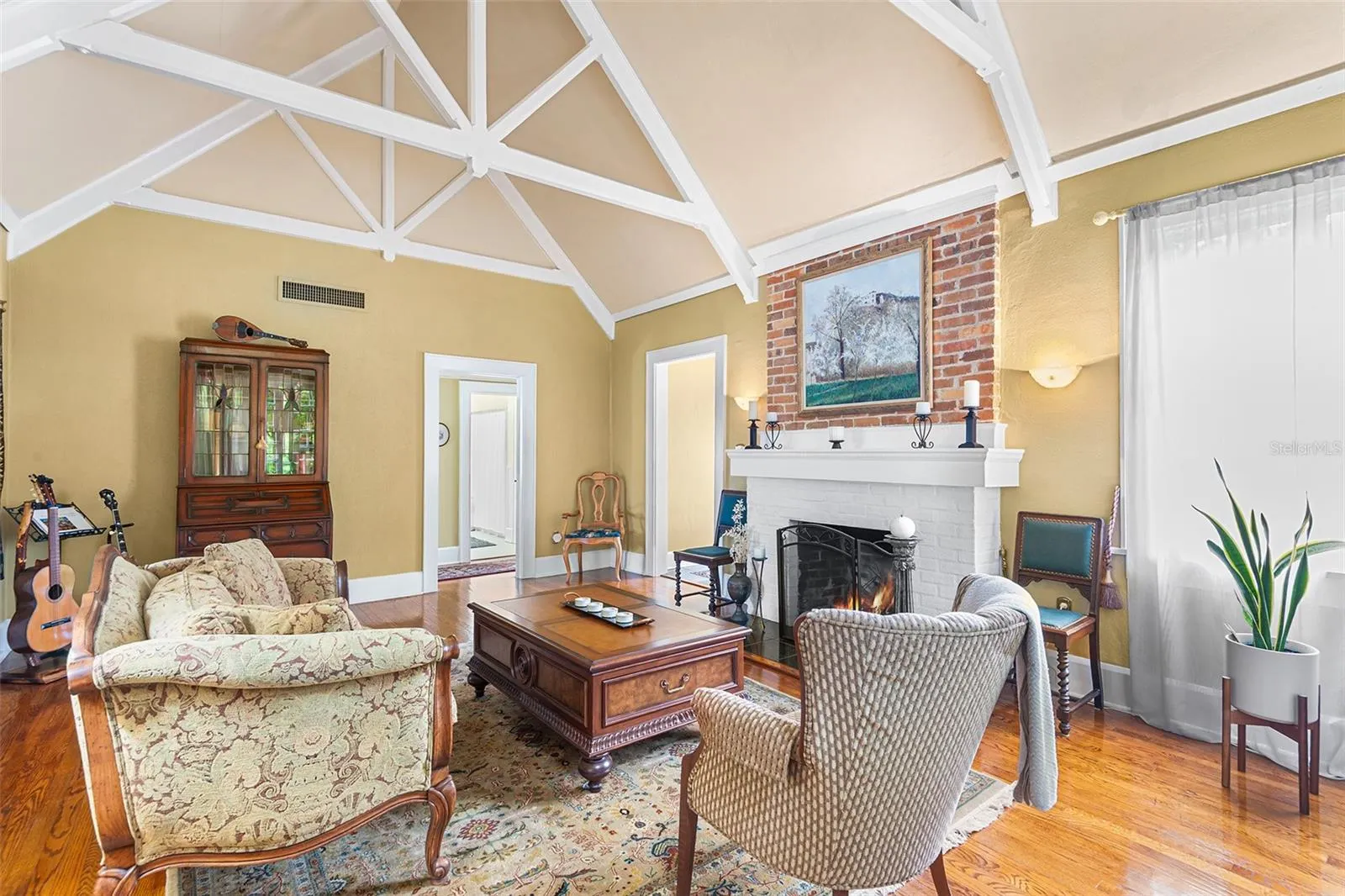 1323 STATELY OAKS DR NW