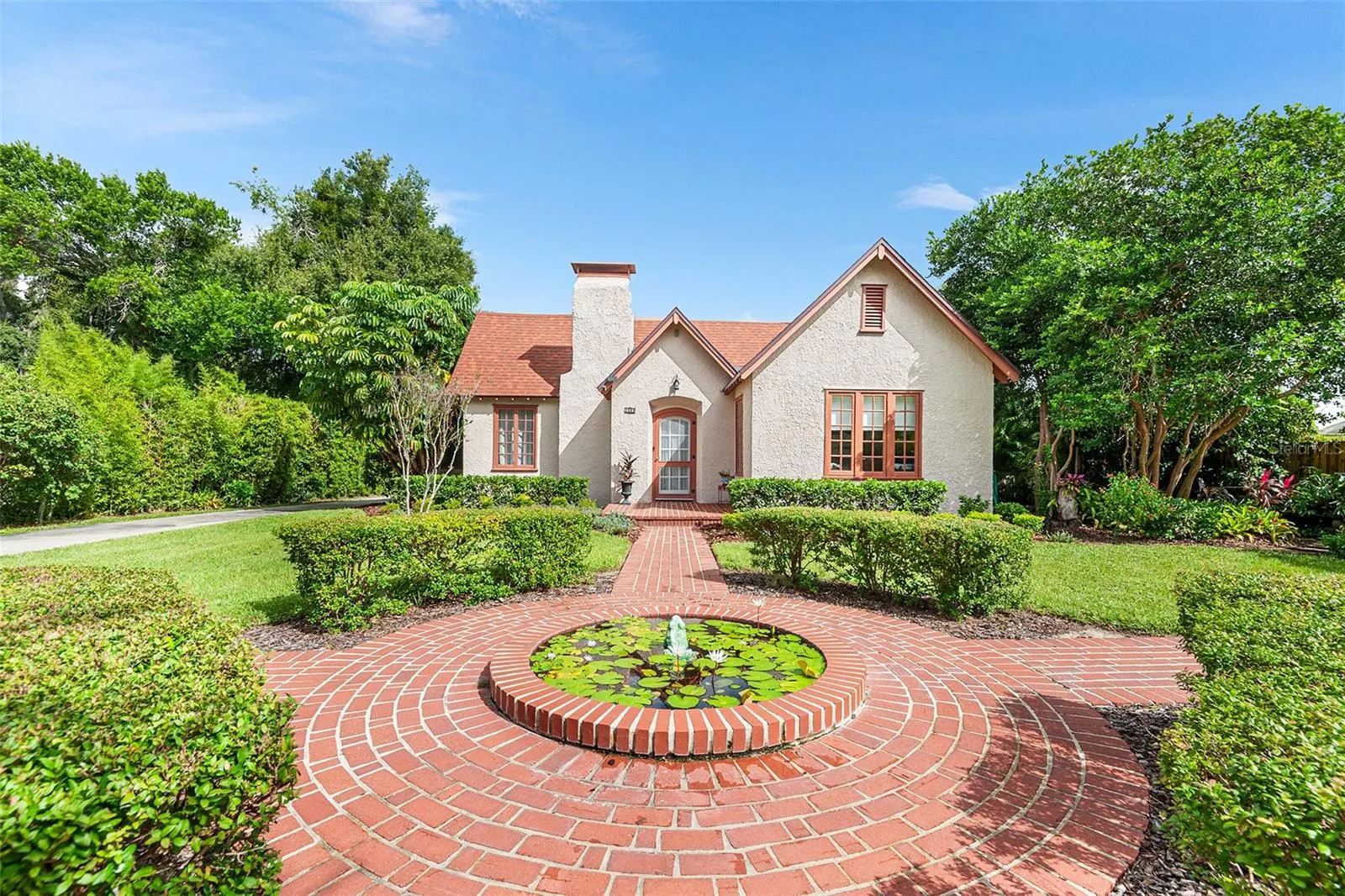 1323 STATELY OAKS DR NW