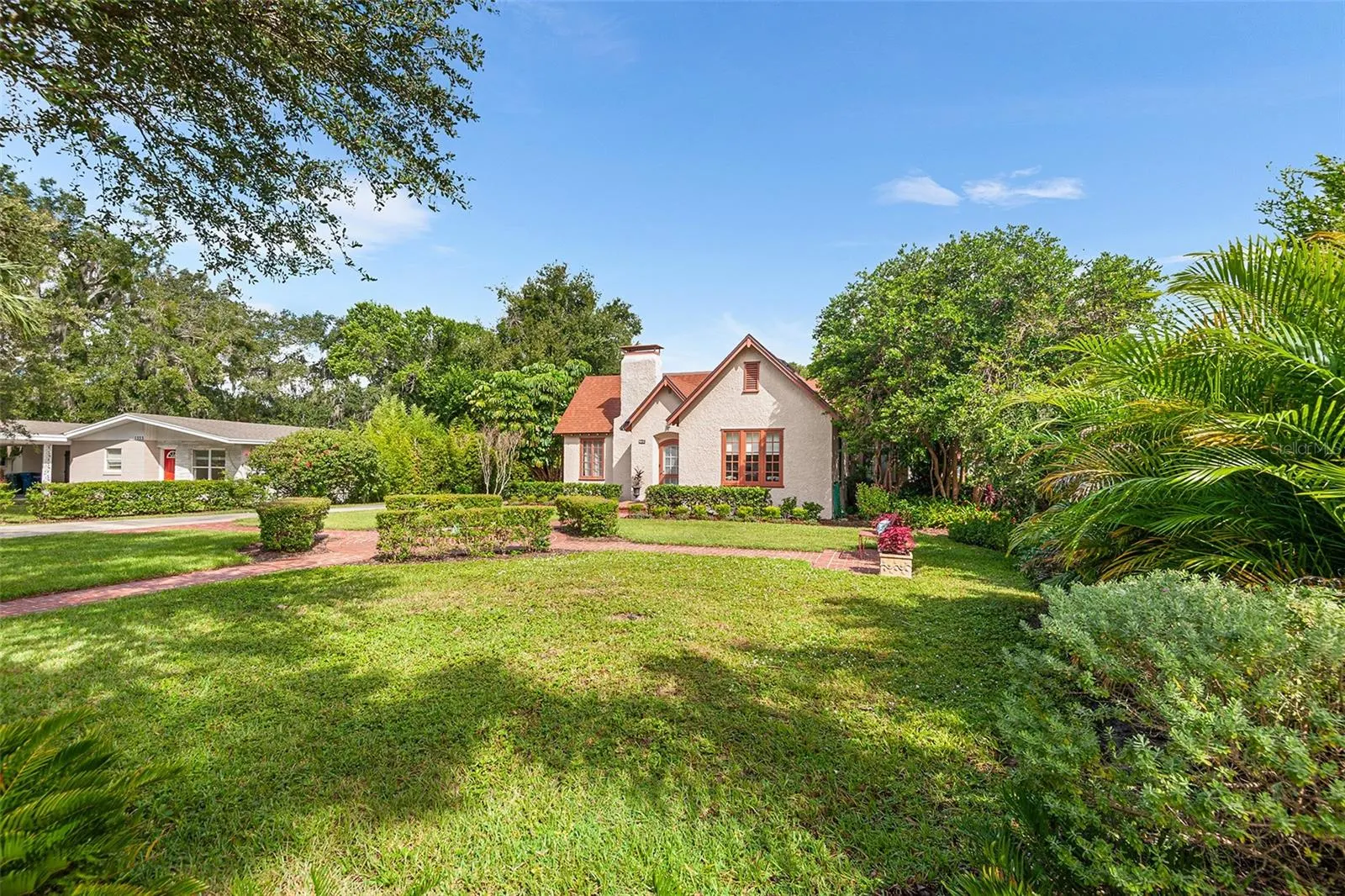 1323 STATELY OAKS DR NW