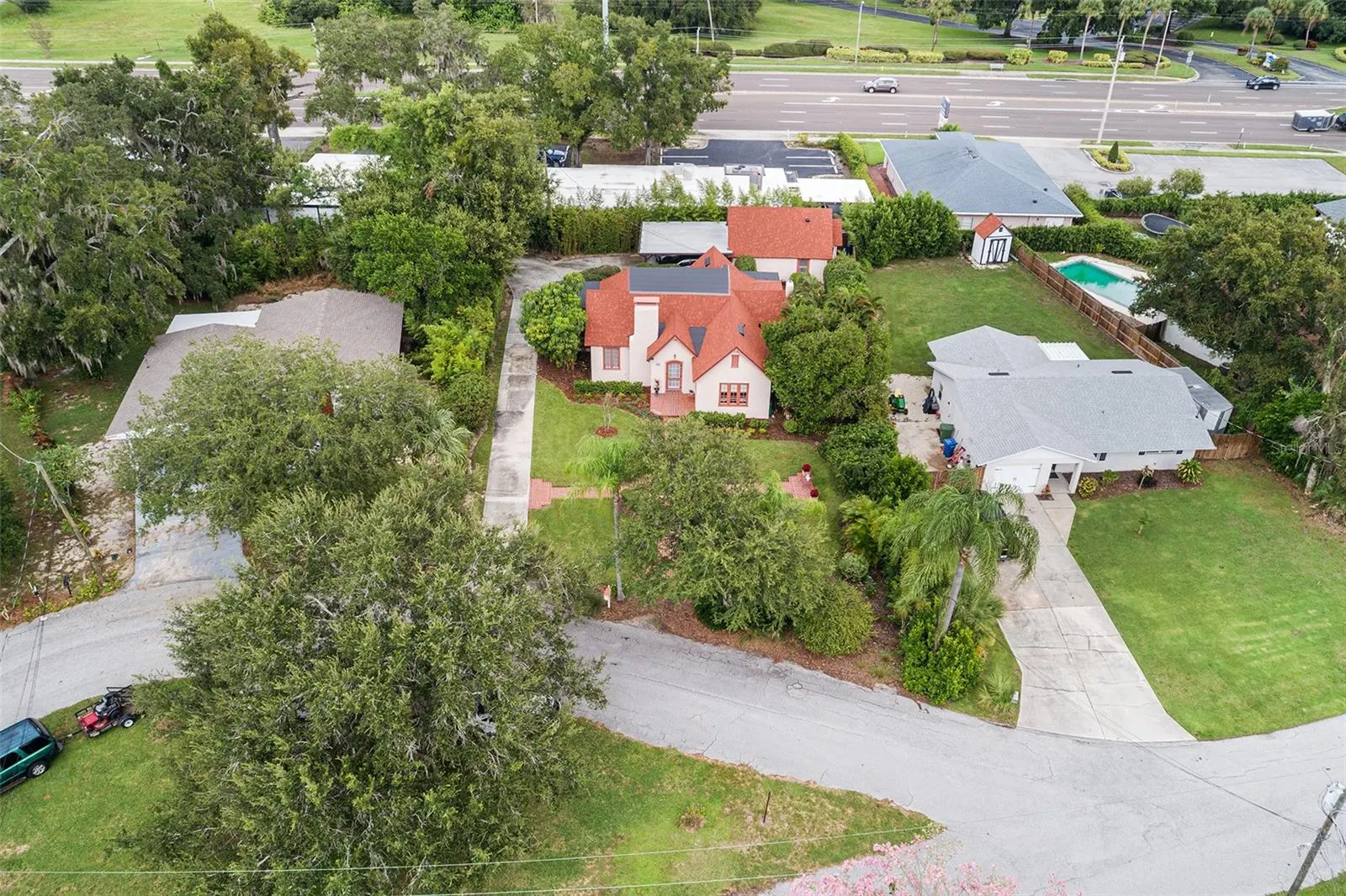 1323 STATELY OAKS DR NW