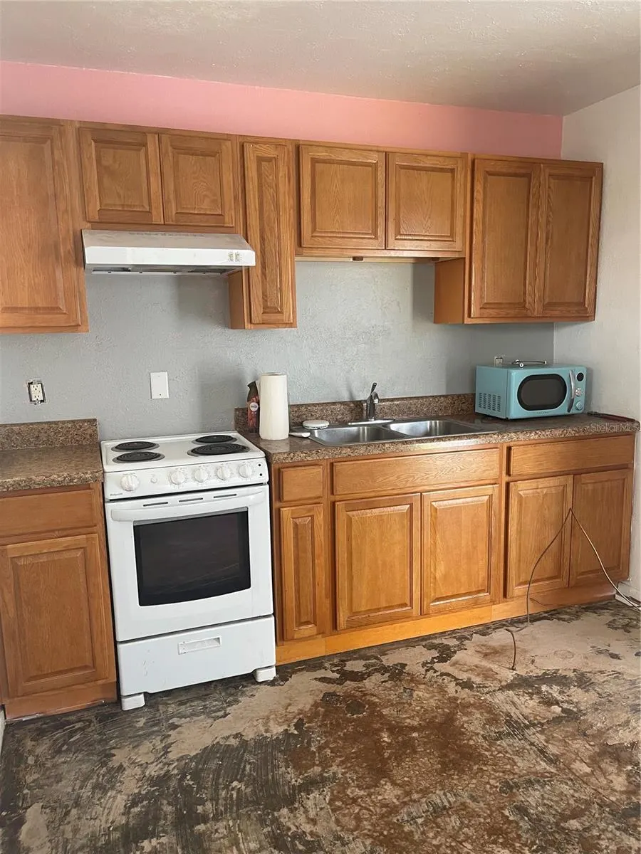 309 CENTER ST